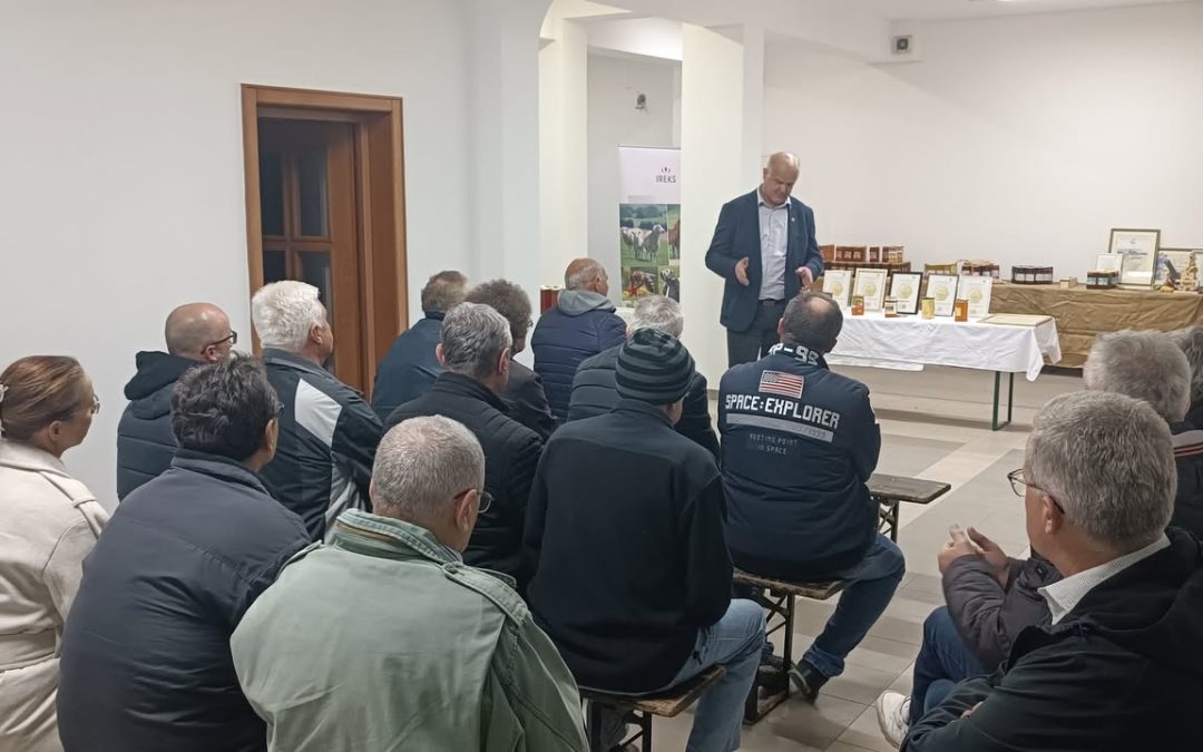 Predsjednik Hrvatskog pčelarskog saveza Dražen Kocet održao predavanje članovima udruge….